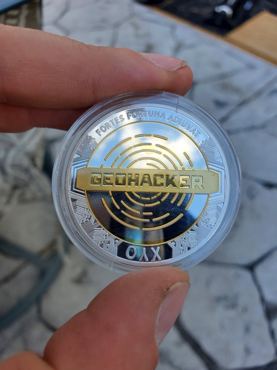 AndrewXyo's tweet photo. And to complete my #coin collection, I present..The #GEOHACKER #SilverCoin !! 😁🤩🤑 Thank you @coin_with_us and #XYO with another amazing product If you are looking to get one of these yourself use this link and get 1000 coins to help you right away !! https://t.co/HeBaSF84ZW https://t.co/aqE8h0WfOV
