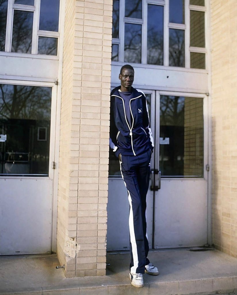 Mareng_Jr's tweet photo. Manute #Bol • university of #Bridgeport 📸
December 1984
#Southsudan 
#NBA https://t.co/CVvJGh3kgR