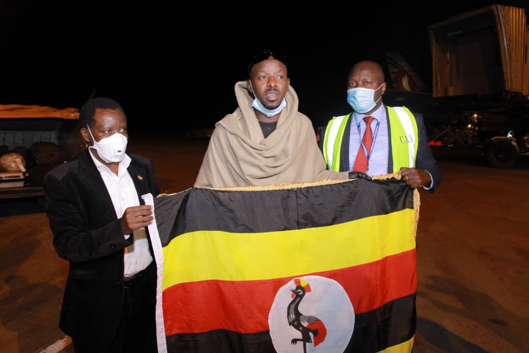 UgandaMFA's tweet photo. IN PICTURES: LIVE FROM ENTEBBE INTERNATIONAL AIRPORT ARRIVAL OF EDDIE KENZO @eddykenzoficial
AND OTHER UGANDAN NATIONALS AND LEGAL RESIDENTS WHO WERE STRANDED IN WEST AFRICA DUE TO THE #COVID-19 PANDEMIC
@UG_Airlines
#WelcomeHome #MOFADelivers #StaysafeUG #RepatriationUG https://t.co/KaLr1OWmbo