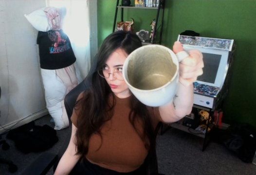 come find out what im drinking 😳 https://t.co/qnGmsjX6Yo https://t.co/9hldqT5DKs<a href="/tag/ad"class="tags"><span>#ad</span></a><a href="/tag/apexlegends"class="tags"><span>#apexlegends</span></a>