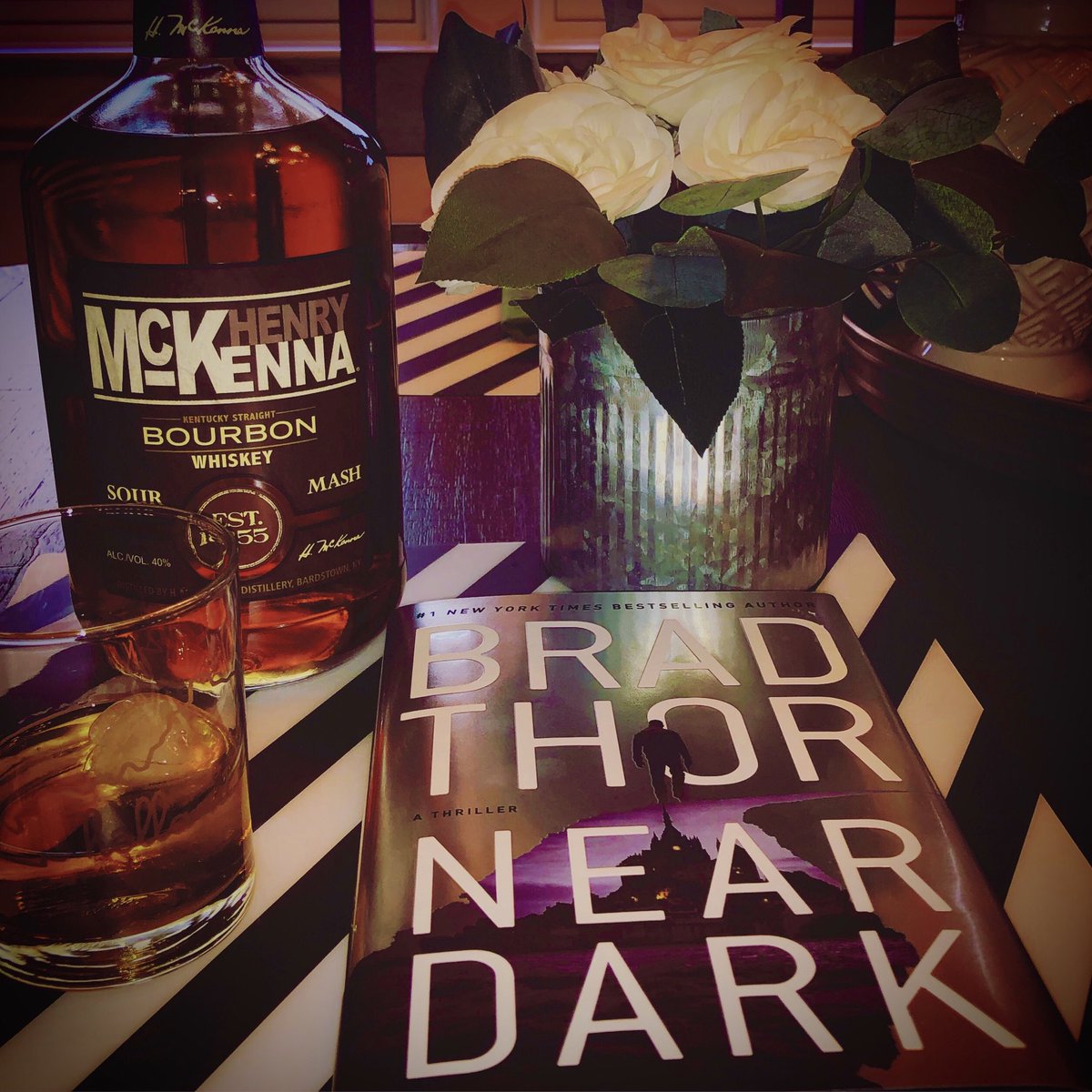 gocardsmama's tweet image. Am I right??  ⁦@BradThor⁩ ⁦@AtriaMysteryBus⁩  #neardark #scotharvath #bourbongirl #louisvillegirl