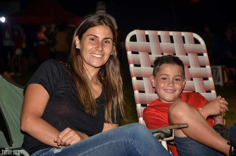 Los hijos no vienen con manual de instrucciones. No pasa nada si no eres una madre perfecta, existen las madres que se esfuerzan y se equivocan , las que intentan y decepcionan, pero que a la mañana siguiente , se levantan y vuelven a comenzar. ❣️