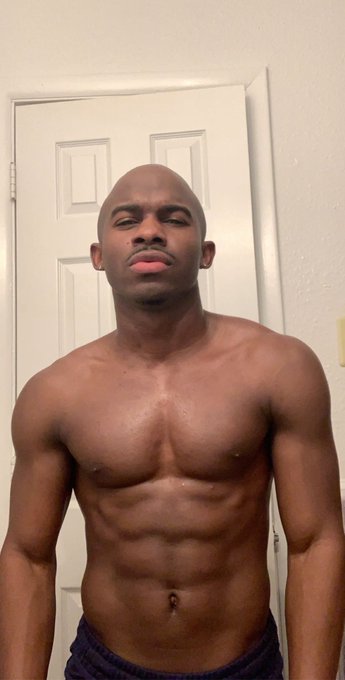 Watch Tay's leaked NSFW photo on TwXstars