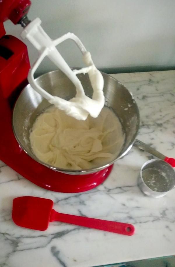 EatSomethngSexy's tweet photo. Have you ever tried our favorite, creme fraiche frosting? What's your favorite? https://t.co/zs0cGA5ZRW #bakingproject @FoodforDreams1 @EverydayKitche1 @AskChefDennis @DaddyGuacamole @winetraveleats @OrneryPiglett @CurryCravings @forkmespoonme https://t.co/OOrbEXmVJ1