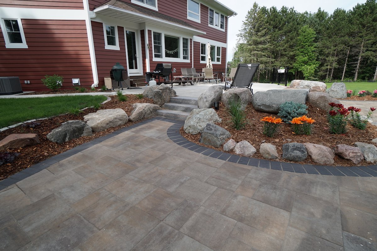 OIlandscaping's tweet image. Show off the best patio on the block! Our services include paver patios, softscapes, retaining walls, and more.
#patiodesign #landscapingcompany #outdoorinnovations
