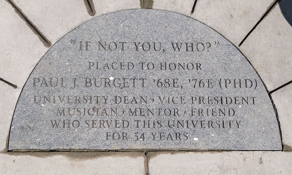 A memorial to Paul Burgett ’68E, ’76E (PhD)—musician, scholar, teacher, and University of Rochester leader for over half a century—was installed today in the walkway on the Eastman Quadrangle. | uofr.us/3eTwlmt
