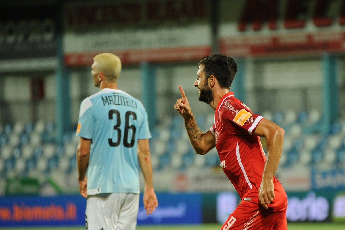 ACPerugiaCalcio's tweet photo. #EntPer 0-2
Vince il Grifo! Reti di Iemmello e Buonaiuto.
#forzaragazzi https://t.co/gcdJUXtv4d