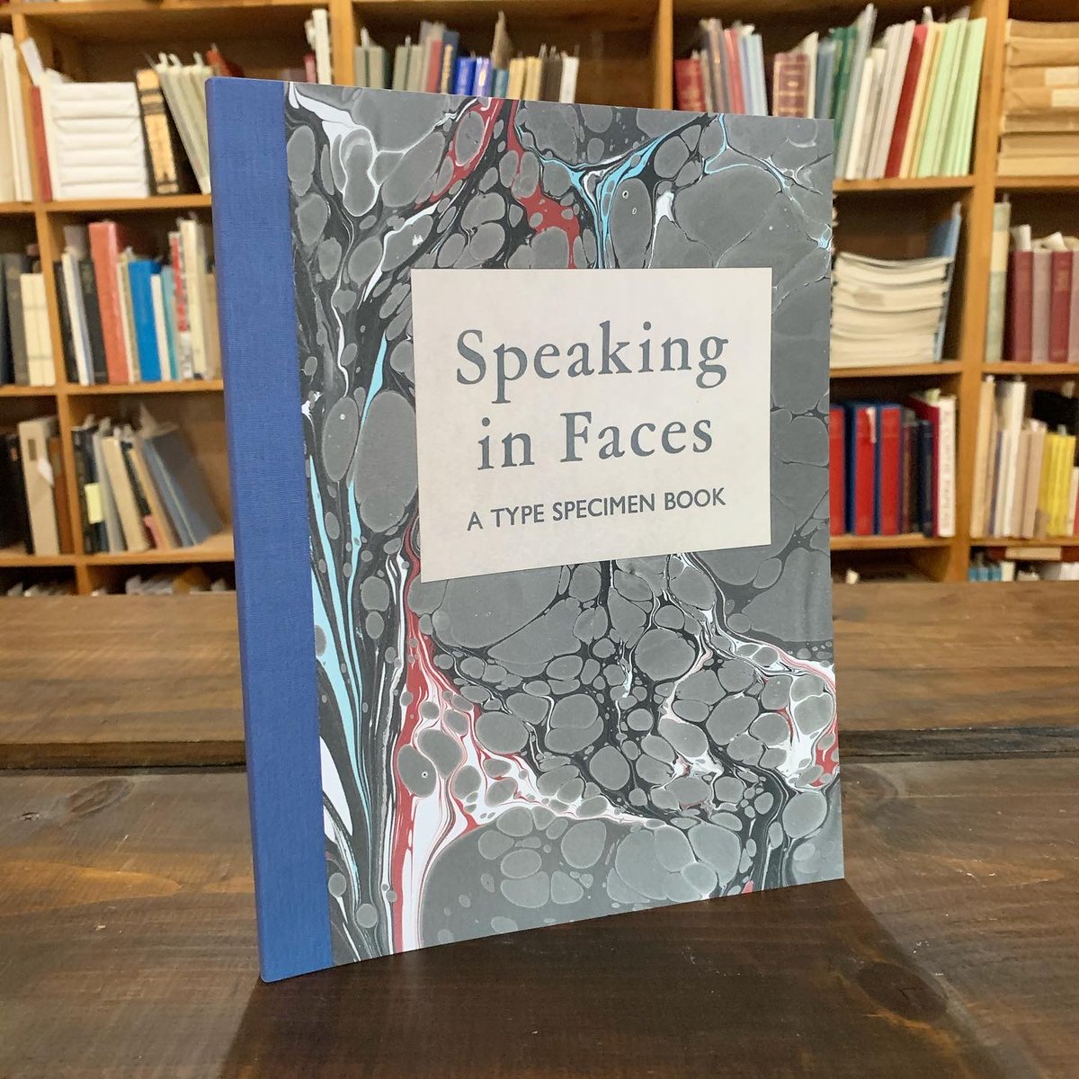 oakknollbooks's tweet photo. #FeatureFriday: “Speaking in Faces: A Type Specimen Book” from the Virginia Arts of the Book Center
https://t.co/3MRvFWlirW
#oakknollbooks #oakknollpress #booksaboutbooks #typebooks #typespecimens #books #printing https://t.co/Oq97VSj82V