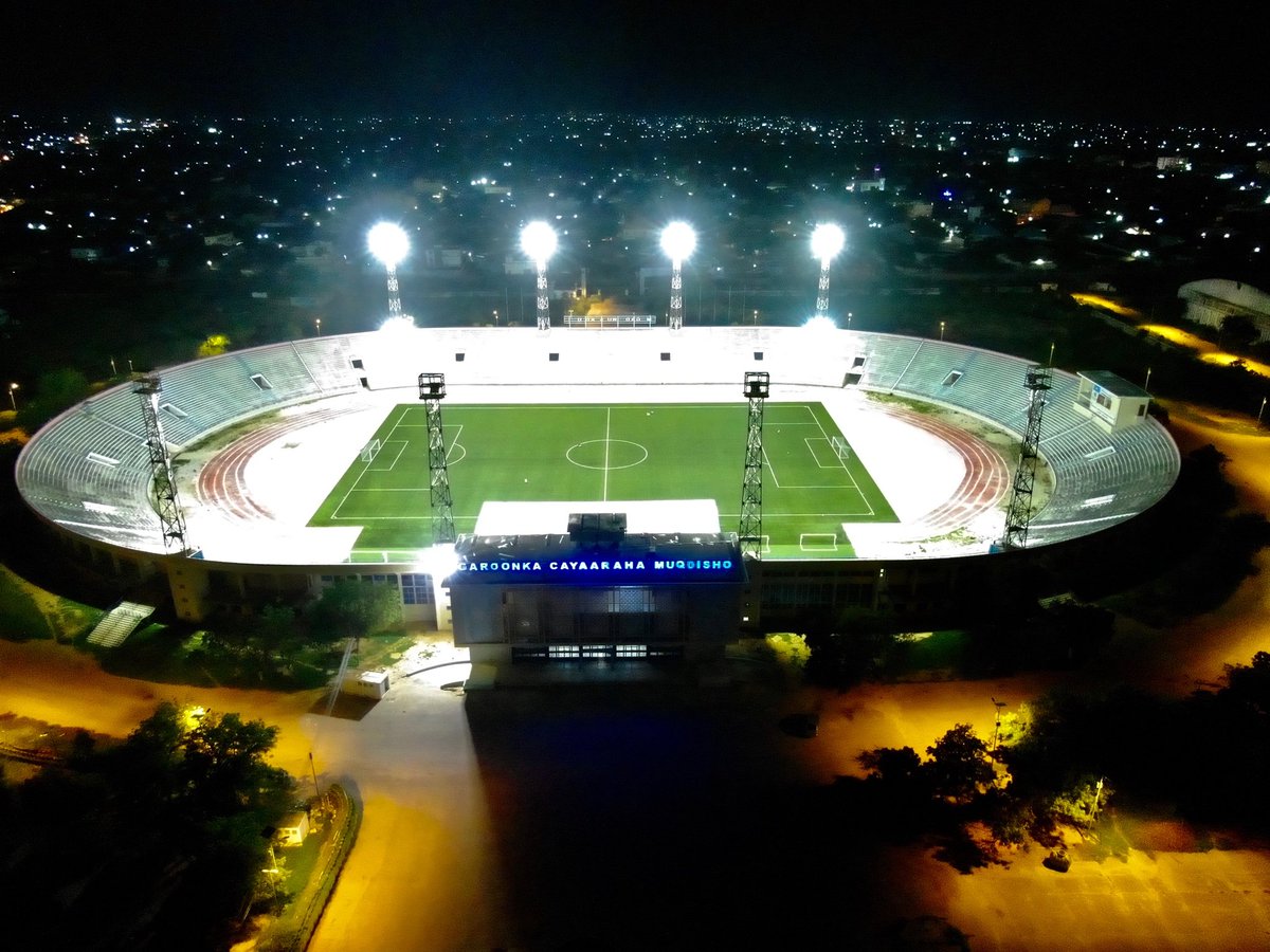 MohamedAKarshe's tweet photo. Mogadishu stadium is finally ready to get the first test of football action in decades. A 65000-seater facility, bigger than my favourite team @ChelseaFC stadium Stamford bridge.

Somalia is moving forward 🇸🇴⚽️ https://t.co/N9GXpHlQRt