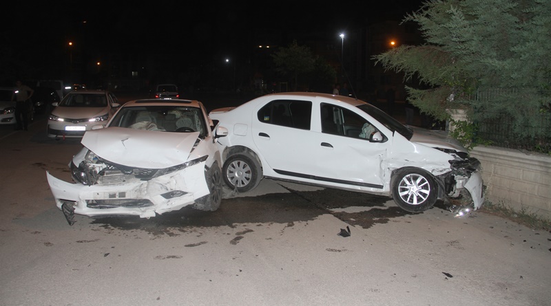 Elazığ'da trafik kazası: 6 yaralı

 #Elazığ #kaza #otomobil #polis #sondakika #sondakikavan #trafikkazası #Vanhaber #Vanhaberleri #yaralı sondakikavan.com/elazigda-trafi…