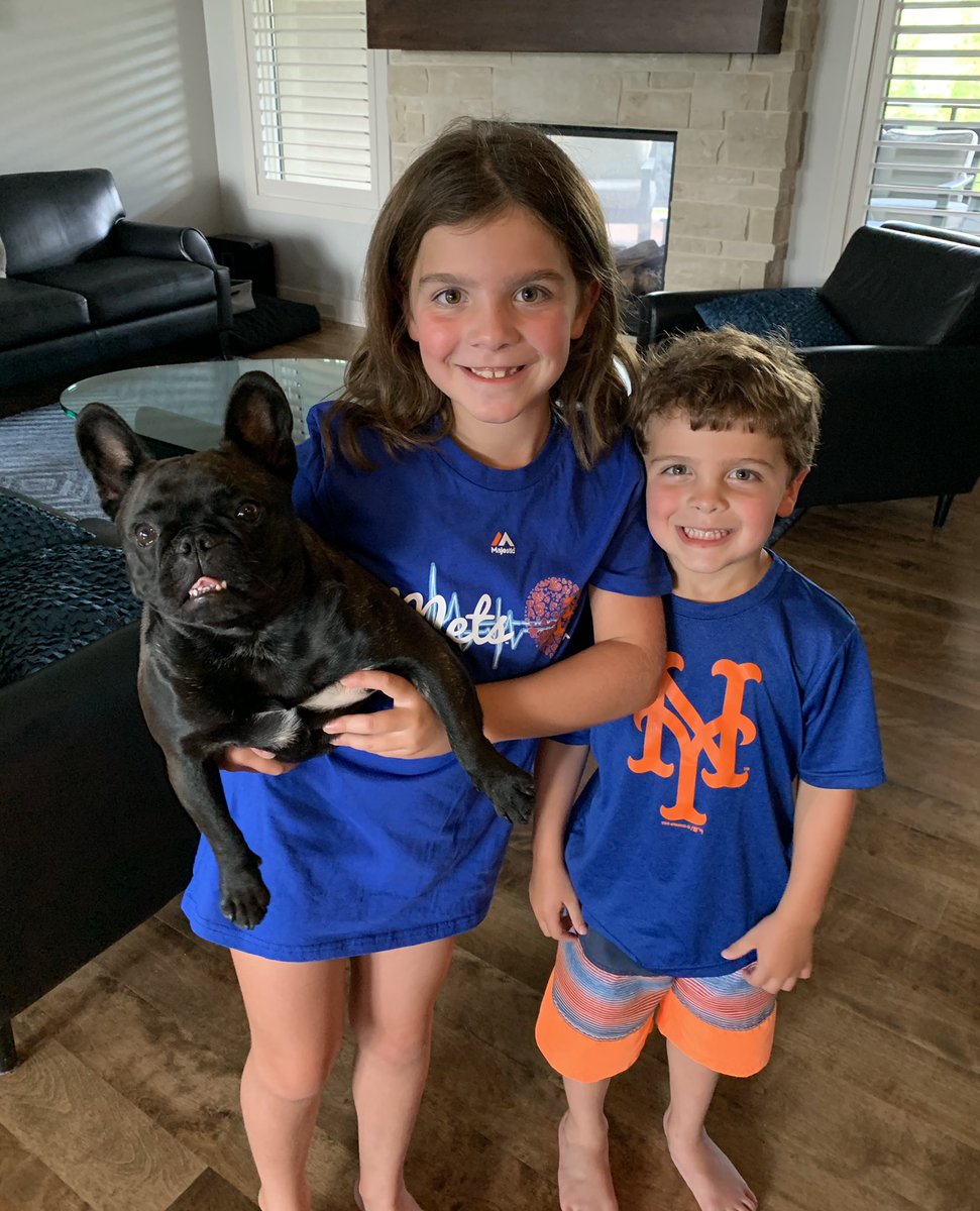 nicholemac1's tweet photo. So excited for @Mets Opening Day! #LGM https://t.co/7d4Pjf7At8