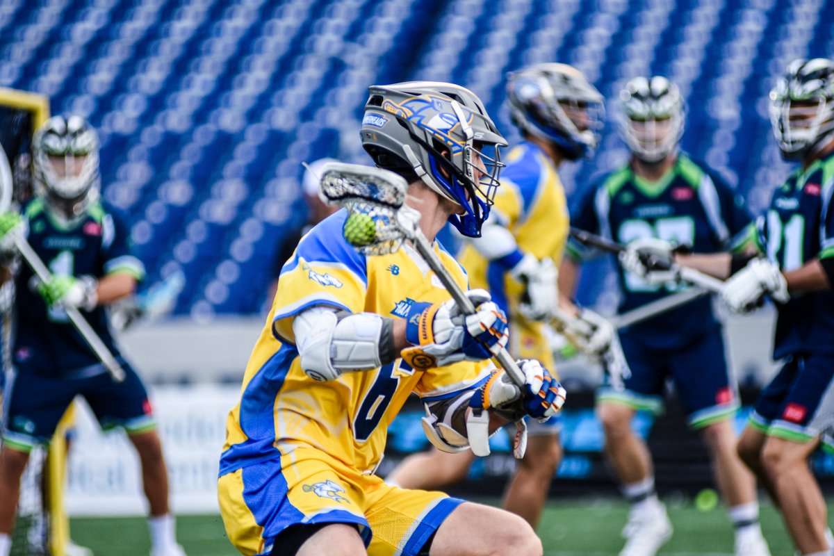 This guy has 3 💣 already today #SharkAttack