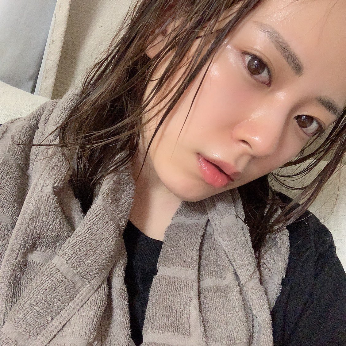 Twitter 上的 関根りさ 眉毛カットしてなくてふさふさになりすぎてたのでカットした アートメイクしてるからあんまりわからないかもだけど おにぎりと卵焼きとウインナー食べたい T Co Ukfy7dkghg Twitter