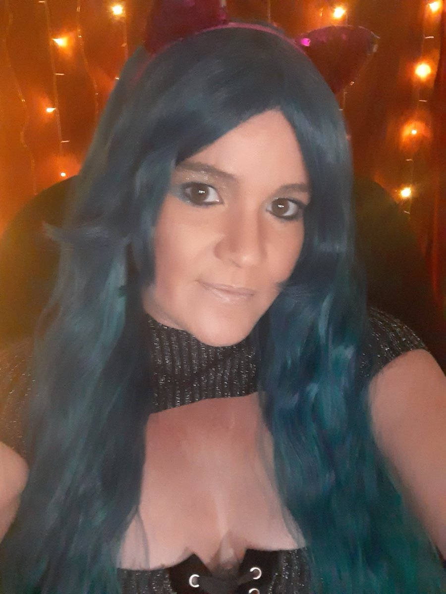 xnormalxoxo's tweet photo. Today was amazing! Thank you for all your support and hanging out with me this morning! I love you all! Thank you DG for the amazing wig #streamgift I love it soooo much ❤
I think BLUE is my color for REAL!!!! https://t.co/FkIf4c4AU2