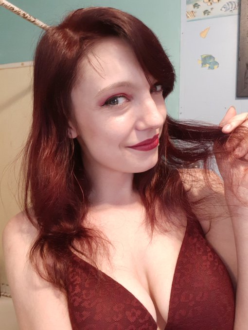 Loving how my new hair matches this bra! 😍😍 see more sexiness on https://t.co/HoQEOhJAdL  #onlyfans #porn<a href="/tag/picoftheday"class="tags"><span>#picoftheday</span></a><a href="/tag/sexy"class="tags"><span>#sexy</span></a><a href="/tag/hot"class="tags"><span>#hot</span></a><a href="/tag/hottie"class="tags"><span>#hottie</span></a><a href="/tag/porn"class="tags"><span>#porn</span></a><a href="/tag/redhead"class="tags"><span>#redhead</span></a>