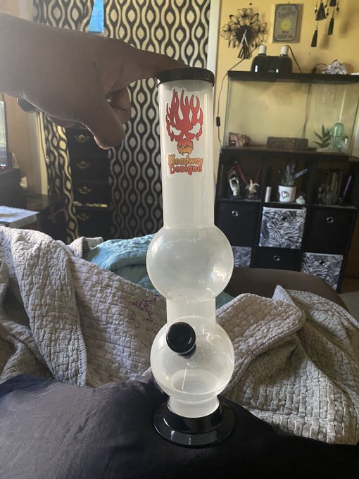 Took the sticker off. But damn she&rsquo;s a beauty 🥺 her name is storm ❣️ https://t.co/7XryMwmU2P<a href="/tag/shmood"class="tags"><span>#shmood</span></a>