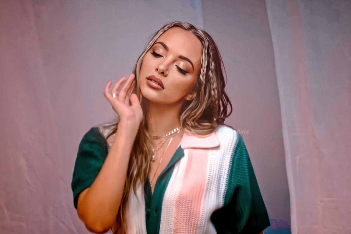 Day 24.  #HOLIDAY IS OFFICIALLY OUT NOW!!!! Tbh, I absolutely LOVED the song, and I want to see the MV with the girls being mermaids! And the choirs are just GOLD. I'M IN LOVE. IT'S A SUMMER BOP!! :D  #HOLIDAYISCOMING  #JadeThirlwall  #LMHoliday  #LMHolidayArgentina  #LittleMixHoliday