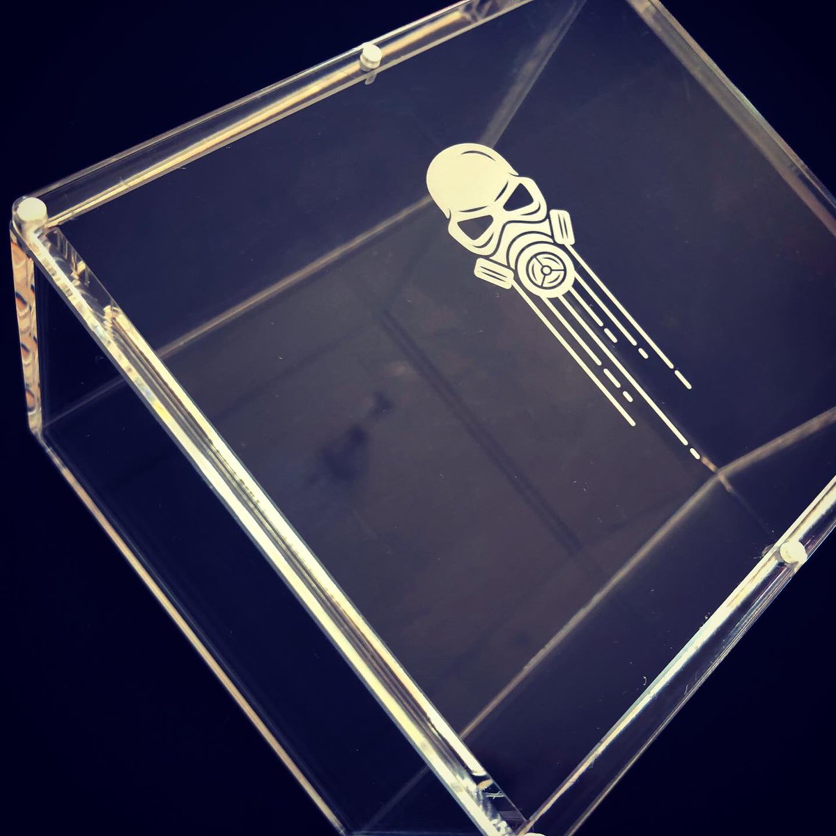 CHSDCards's tweet photo. I had some awesome, custom carat cases designed for the 52 series. 

Make sure you’re following the new project here:

https://t.co/SzqecTvohh

#magicians #cardmagic #cardmagician #cardistry #cardflourish #magic #magician #playingcardart #deckdesign #sleightofhand #playingcards https://t.co/8Hpu8xrhiL
