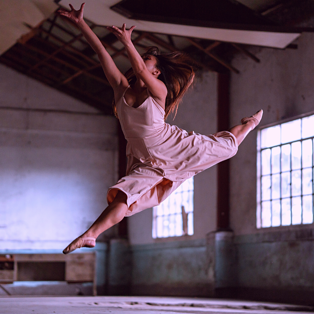 MINISTRYNewYork's tweet photo. Weekend dance inspiration, 

#danceinspiration https://t.co/xhWwk1LGLj