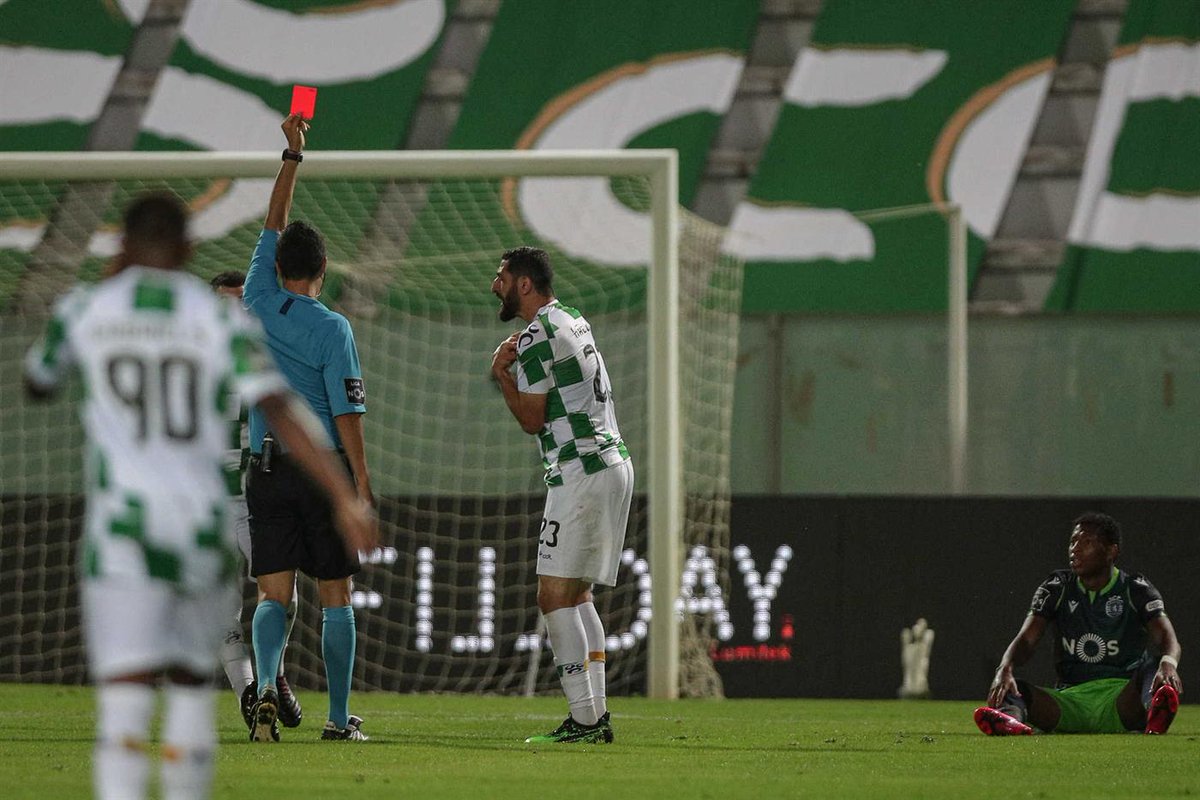 amelalMS's tweet photo. الجزائري رفيق #حليش هو أكثر لاعب يتعرض للطرد المباشر في تاريخ الدرجة الأولى البرتغالية... 7 مرات. 😮😮😮
Rafik #Halliche: est à la tête des joueurs qui ont reçu le plus de cartons rouges directs dans l'histoire de la Primeira Liga (D1 du Portugal)... 7 cartons 🟥 directs. https://t.co/QEtPbxGAFl