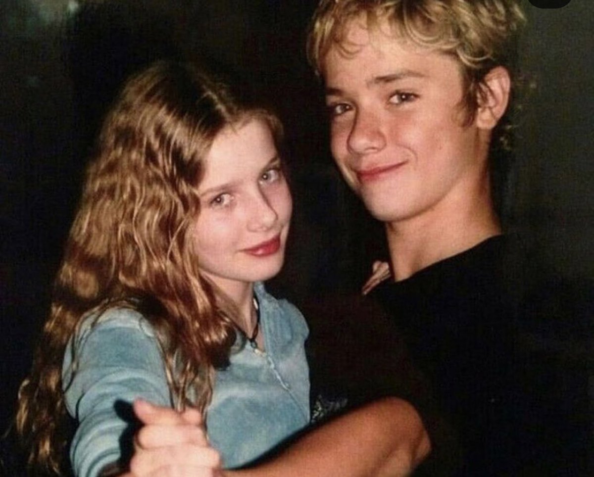 NadiaRodrguezS2's tweet photo. Mi infancia en una foto https://t.co/GjDFgQPXBt