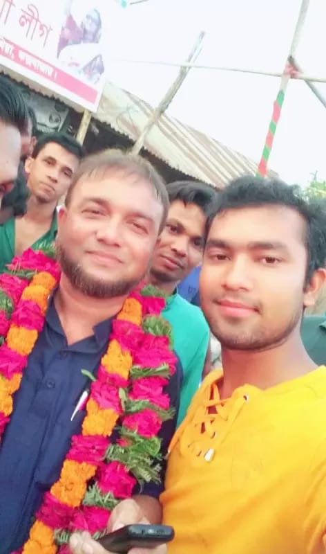 mir_sidiquee's tweet photo. #Yaba drug gansler Molvi #Bokhtiyar UP member of #Kutupalong, a well  known &amp; powerful person of #Ukhiya Tana has been shot dead yesterday- at night in a crossfire.

His life has been changed / Rapidly became rich since #Rohingya Refugees settled in his area since 1992s. https://t.co/6hvtzsapjJ