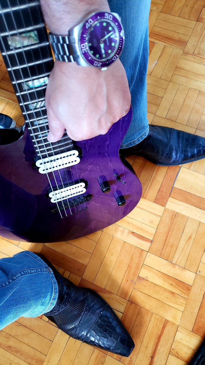 Rabih_Guitars's tweet photo. No Boots, no Rock N roll 🎸. https://t.co/NIPe0zfnAg 🎶 #italianshoes #joghost #rockboots #rockfashion #rockphotography #aragonwatch #purple #wristwatch #mensfashion #guitar #electricguitar #guitarist #superstrat #timepiece #abalone #metalguitarist #80smetal #guitarra https://t.co/8Zya3kVEEP