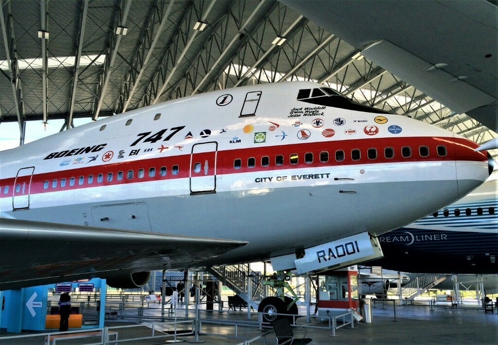 Queen Jumbo the 1st… her reign is nearly over... sadly..
#boeing747 #b747 #queenofthesky #queenoftheskies #jumbojet #avgeek #avgeeks #museumofflight #boeinglovers #747lovers #museumofflightseattle #aviation #planespotting #aviationgeek #aviationphoto… instagr.am/p/CDCq9vTh_Ba/