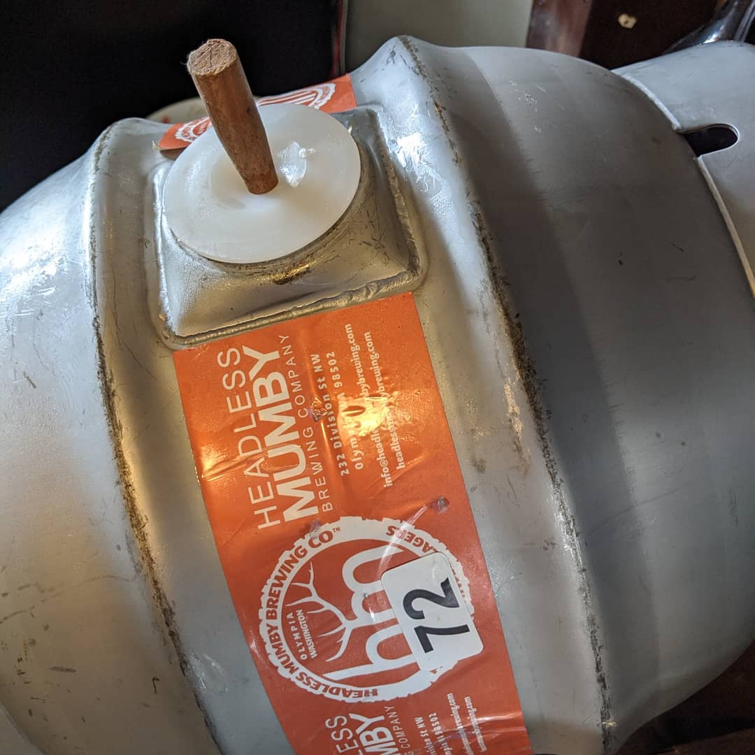🔥👀CASK just tapped!👀🔥We just tapped this special Cask from Headless Mumby in Oly! It's their Local 66 American Lager but this one is dry hopped with Saphir Hops!! Only $6 a pint including tax! Happy Friday!! 🍻🔥