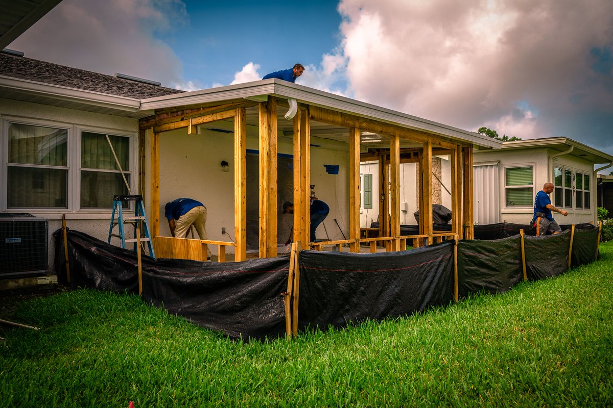 TeamFarrell's tweet image. This lanai needed some love! #TeamFarrell