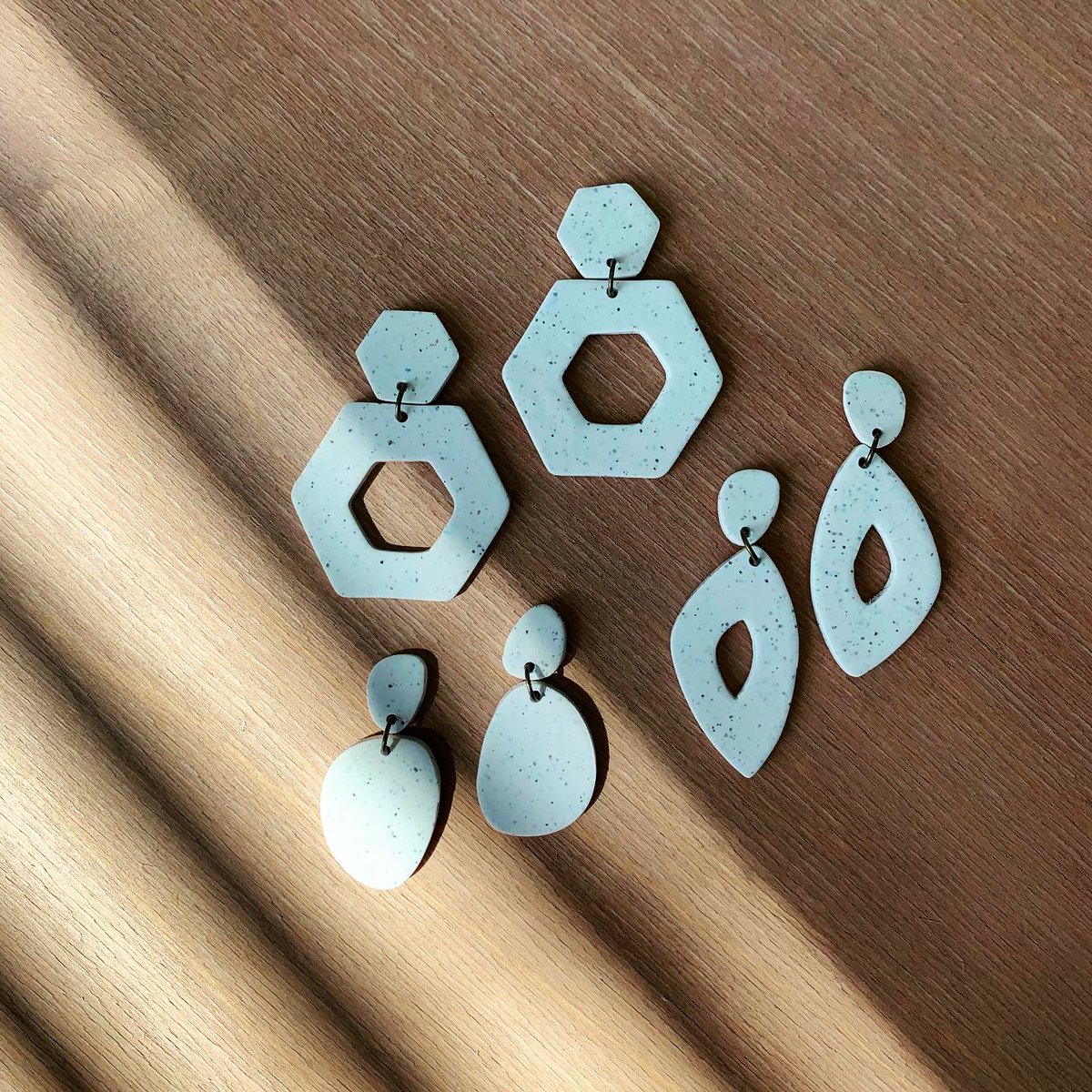 alainaklairese's tweet photo. You guys I just launched my Etsy today for my lil earring business!! Pls check it out https://t.co/908Ka6xX06 Plus 20% off with the code “BERRY20” till the end of July💕💕 https://t.co/QHh5HyJrrK