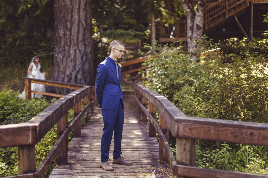 SweaterYellow's tweet photo. Probably one of the most classic Michelle things to ever happen is my wedding dress getting caught on a bush on the way to the first look and having to tell everyone to hang on while they laughed and I got myself unstuck https://t.co/lZwEi74Yr1