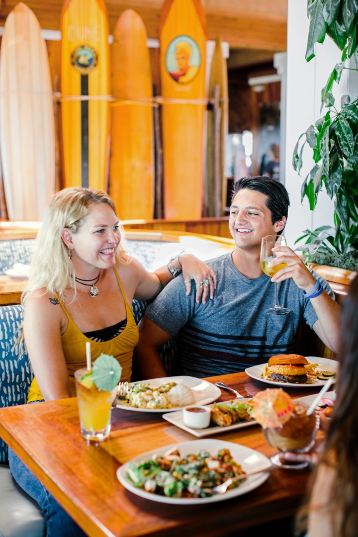 Treat yourself to dinner from Duke's! 🍴 Tag friends you want to have takeout with this weekend.