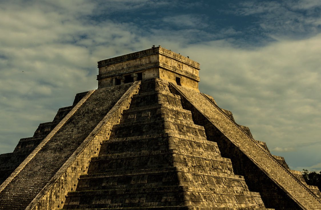 the architecture of the north pole resembles the ancient aztec architecture, specially their use of the pyramids, very similar to the aztec’s constructions