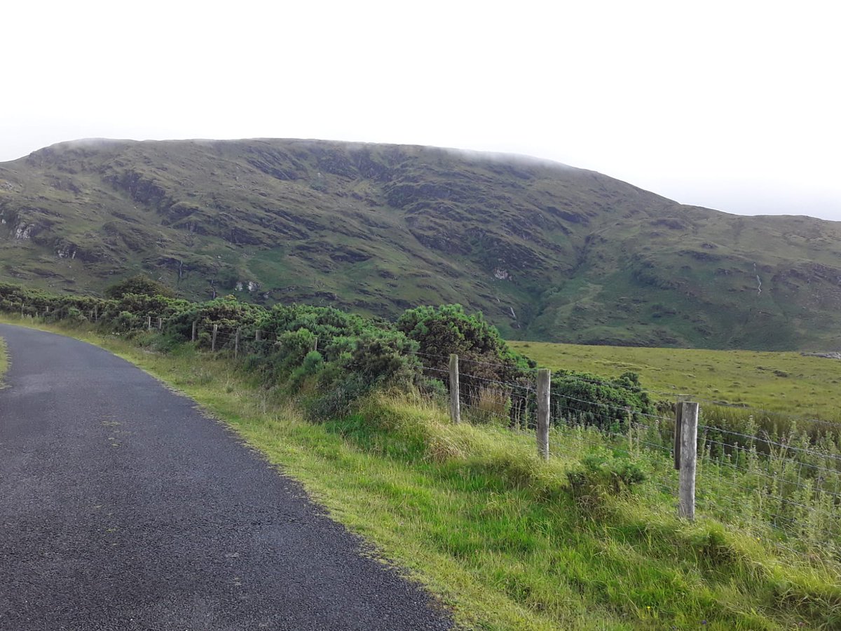 BMLThendrik's tweet photo. Mullaghmore is my home for the night. Great days cycling. The support is mighty and so gratefully appreciated. Here's a few pics from today's spin from Blacksod Lighthouse to here. Almost sad that tonight is my penultimate night in my tent. Almost.. https://t.co/4RcwctfVCB