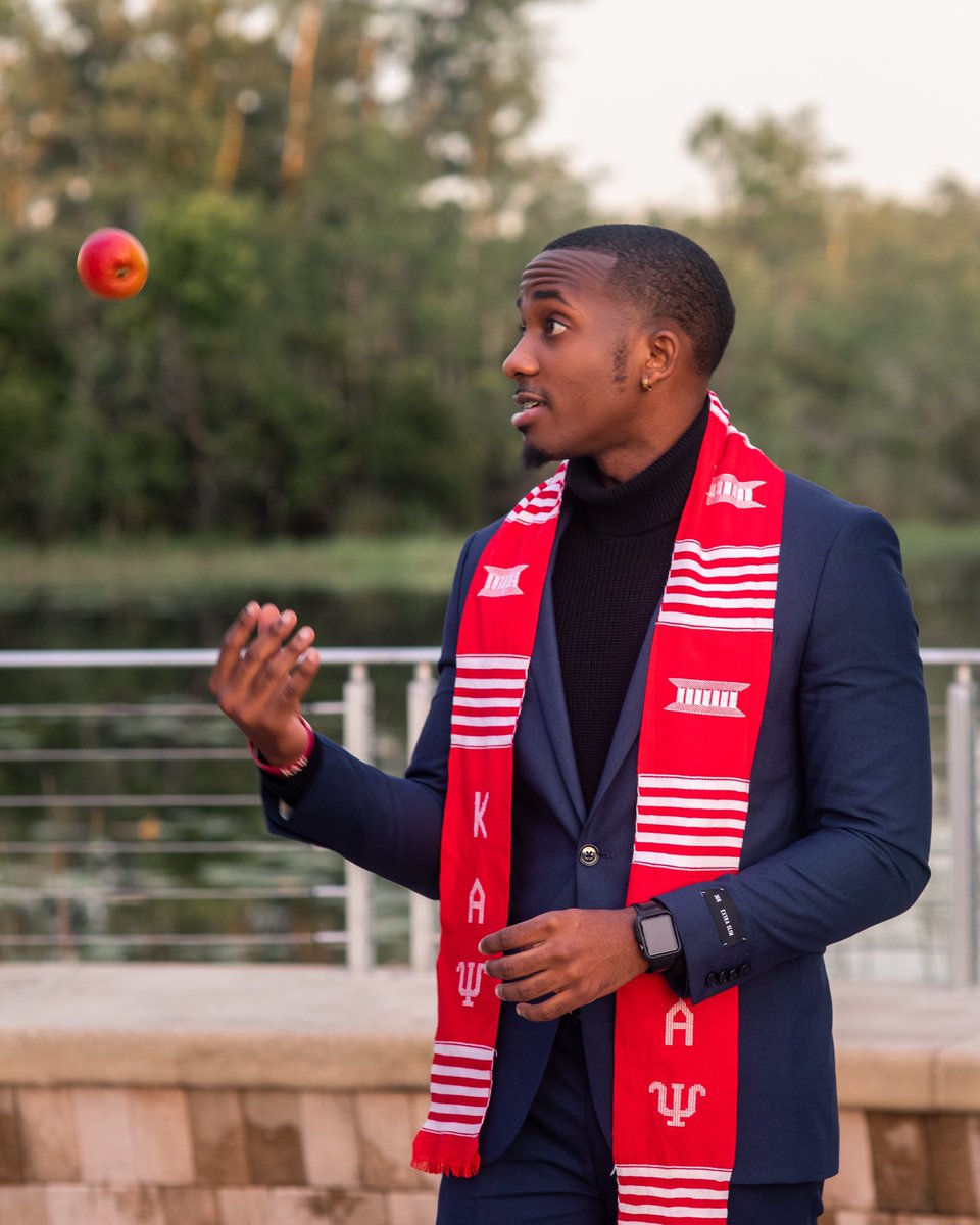 CoryMontana's tweet image. Degree Me. #Biology #BlackEducator