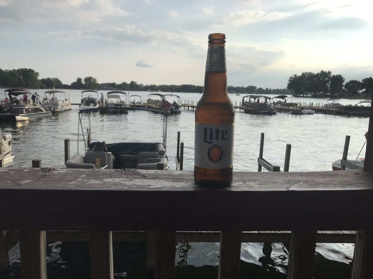 Cheers to the weekend !!