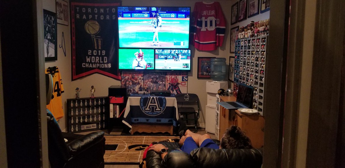 BrianJonker1's tweet photo. First time in almost 5 months with 3 live games on at the same time.  About time!
#MLBOpeningDay https://t.co/bEzTeHt5Pr