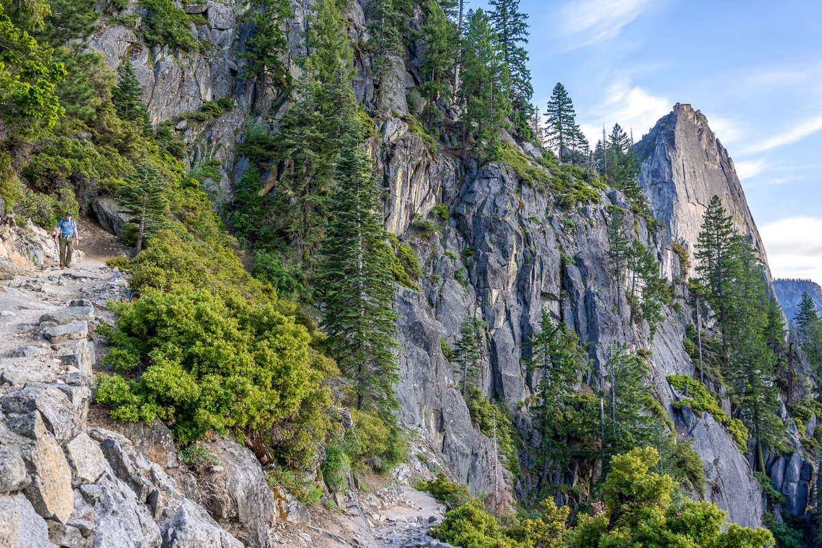 YosemiteNPS's tweet image. Happy Friday, Yosemite fans! What is your favorite hike in the park? Share a photo! Deciding on a hike (or two or ten) to do while on your trip to Yosemite can be daunting when there are over 750 miles of trails to explore! Check out trail options at go.nps.gov/v7fdf3.