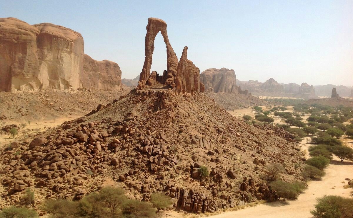 KURGULI's tweet photo. ▶Les arches du desert. 
Ténéré, Ennedi, Tadrart | 🇳🇪🇷🇴🇩🇿 https://t.co/M4Uu8iMJR3