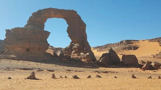 KURGULI's tweet photo. ▶Les arches du desert. 
Ténéré, Ennedi, Tadrart | 🇳🇪🇷🇴🇩🇿 https://t.co/M4Uu8iMJR3