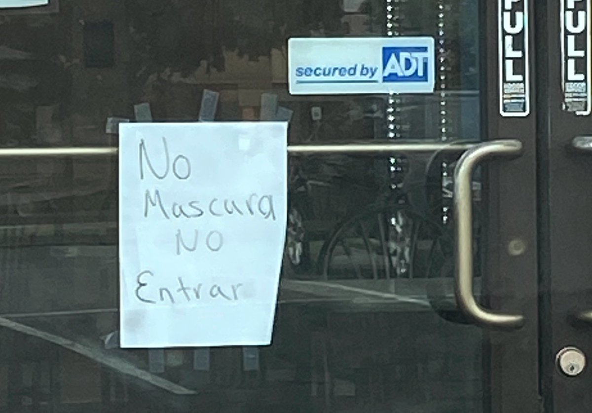 Please, you gotta look your best.  👁 #maybeshesbornwithit #maybeitsquarantine #nomascaranoentrada #maskup #nomasknoentry