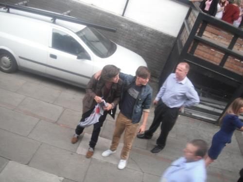 a thread of my favorite larry pics <3