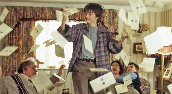 _wizardpotter's tweet photo. Un día como hoy hace 29 años, Harry Potter recibía su carta de Hogwarts ✨💕

#HarryPotter #DanielRadcliffe https://t.co/MeGvZGTXPV