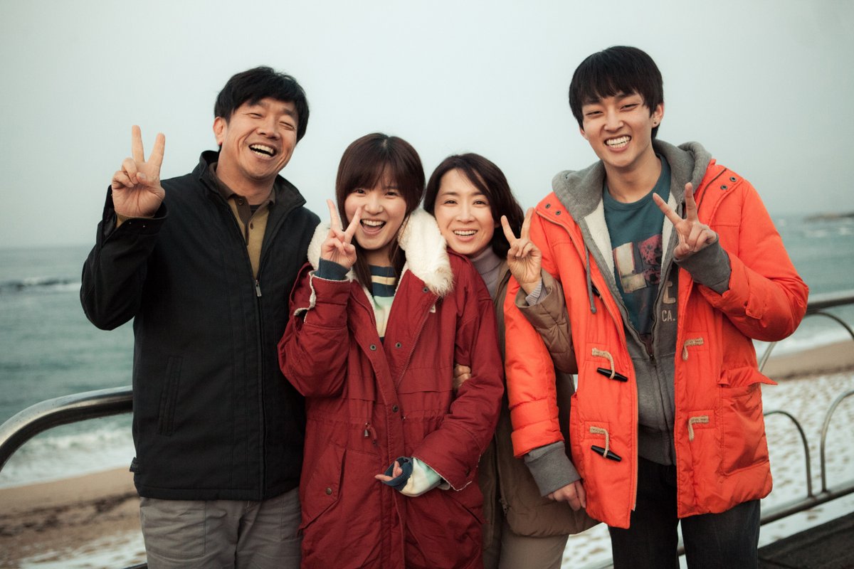 My_Drama_List's tweet photo. Based on a true story. The 2014 #KMovie #AnotherFamily tells about a promise made by a father that he will let others know his daughter's story. In the mood for a tearjerker film? Add #또하나의약속 on your list!
https://t.co/R37XN74ugJ https://t.co/eEdq5uS8lI