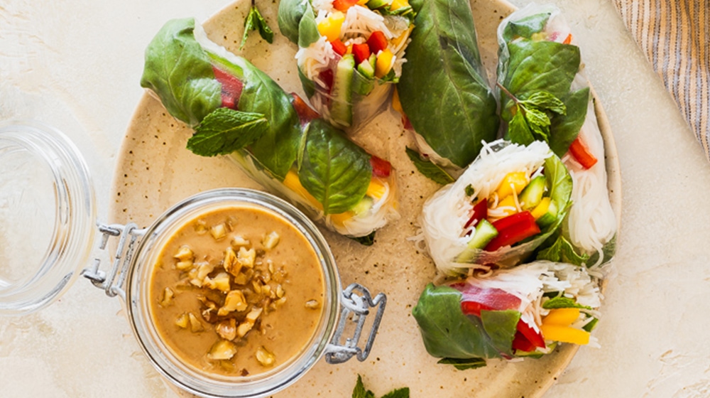 marianinut's tweet photo. Now's the time to tackle new techniques, try new foods and get creative in the kitchen! Start with these delicious, fresh spring rolls from @CaWalnuts.  https://t.co/LgWvbgGcYn #marianinut #cawalnuts https://t.co/5LgeWDE9dw