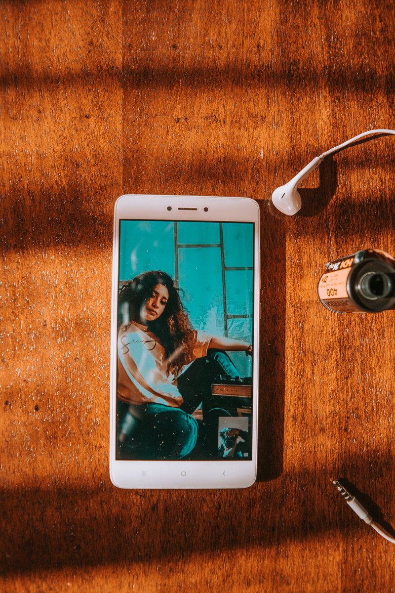 Sesión fotográfica en cuarentena 📷: me
w/ Aixa
.
.
#picoftheday #QuedateEnCasa #YoMeQuedoEnCasa #portrait #photography #tumblr #aestetic #nikon #carrete #xiaomi #nokia #vintage #StayHome #StayAtHome #fotografo #latino #bolivia #lapaz #lapazbolivia #tmblr #quote #motivacion