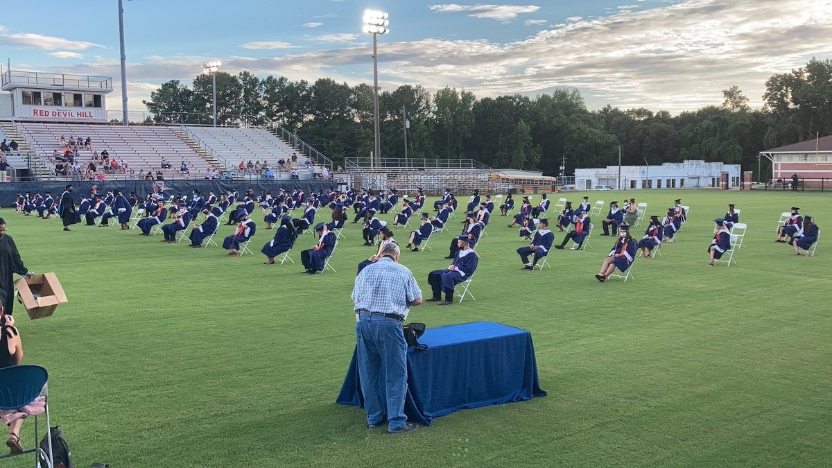 HMSBCSS's tweet photo. Congratulations seniors!!! https://t.co/BAIl6PVF2L