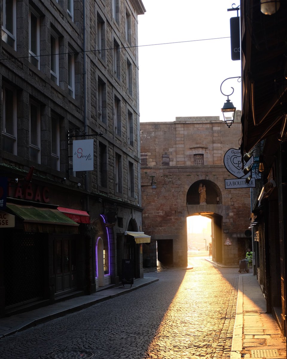 FWcomposer's tweet image. Vers la lumière.
#saintmalo #bretagne #breizh