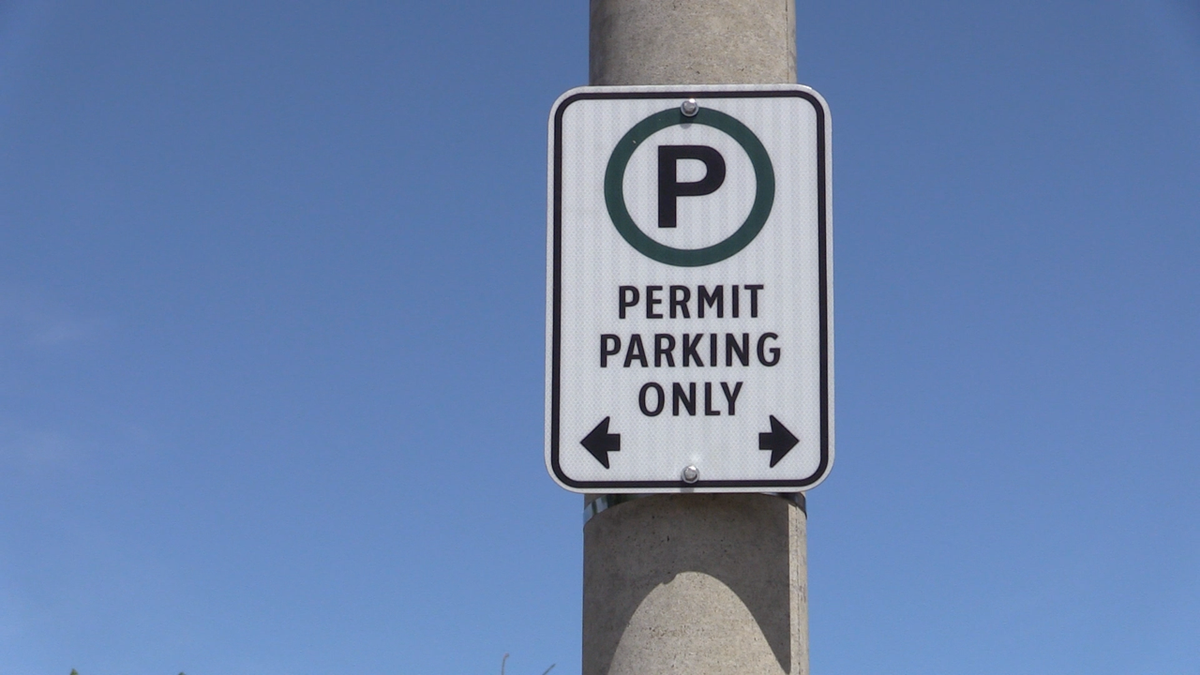 CTVBarrieNews's tweet photo. Barrie mayor responds to Premier Ford calling visitor parking rates in the city 'disgusting.' 
https://t.co/uDUVsKO3yz https://t.co/982nP2bGlU